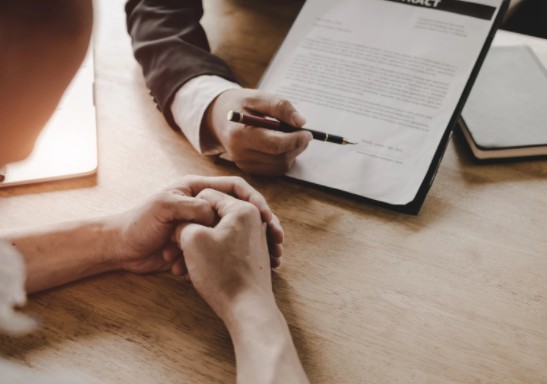 si se heredan bienes que fueron adquiridos con el cr�dito